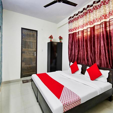 Hotel O Kailash Inn Нью-Дели Экстерьер фото