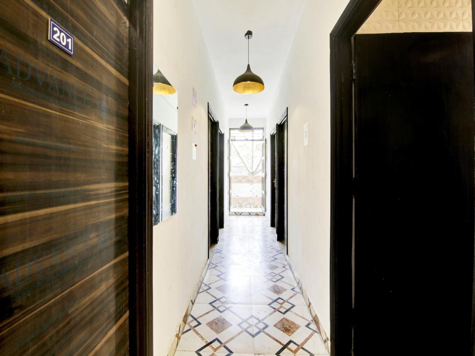 Hotel O Kailash Inn Нью-Дели Экстерьер фото